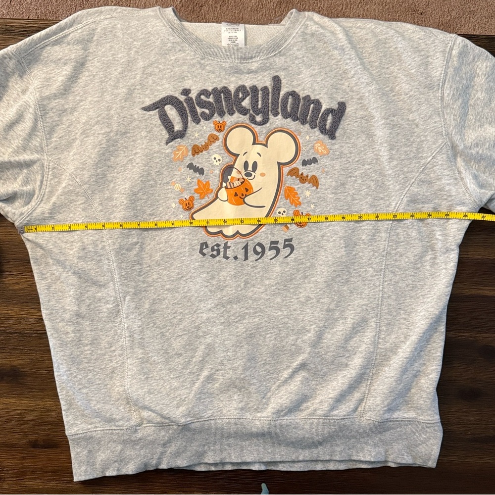 Disneyland Mickey Cutie Ghost 2025 Light Heather Gray Pullover Sweatshirt Large - Picture 9 of 15